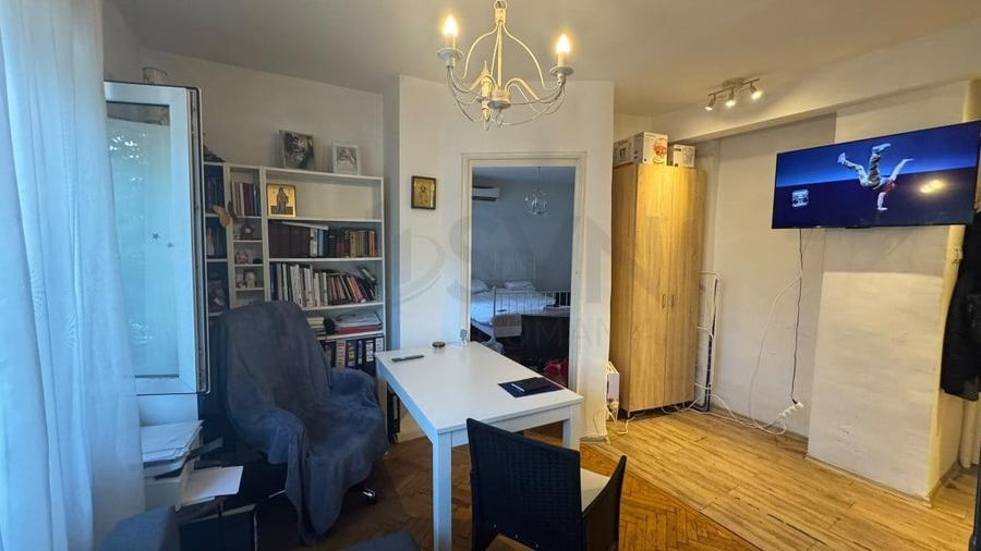 Apartament cu 2 camere semidecomandat în Cișmigiu