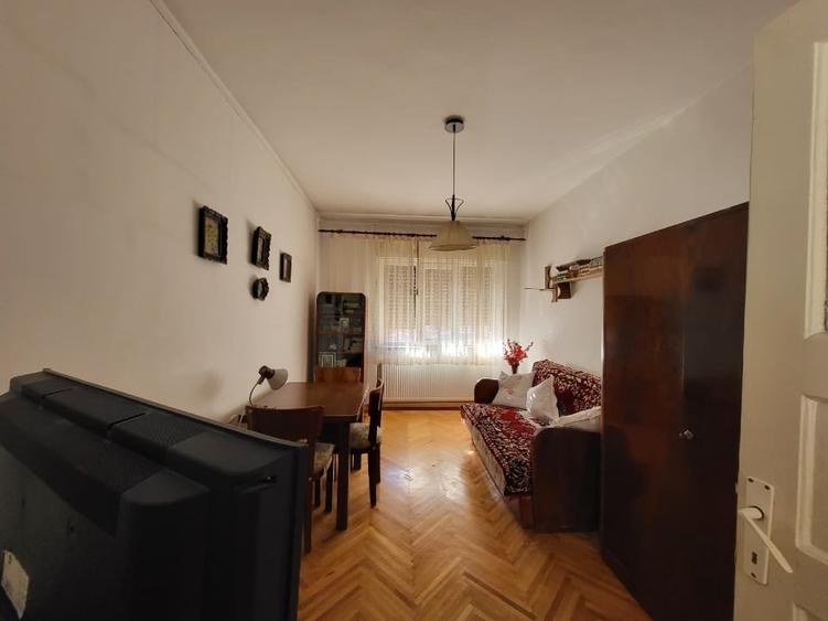 Casă cu curte proprie si garaj în zonă centrală | Str. Decebal, Brașov - 2