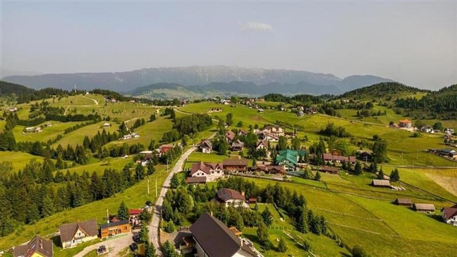 Complex turistic cu privelisti picturale,apa curativa,aer pur,o experienta de in - 17