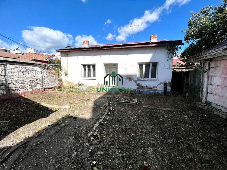 Casa | Centru | Teren 202mp - 1
