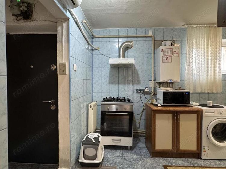 3 cam, bloc caramida, etaj 4 cu acoperis, str. Unirii - 17