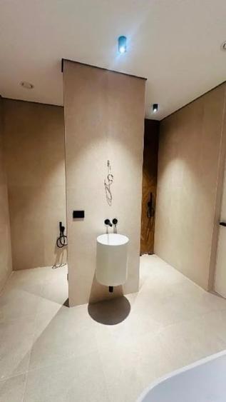 Casă Parter cu Design Minimalist și Piscină - 3