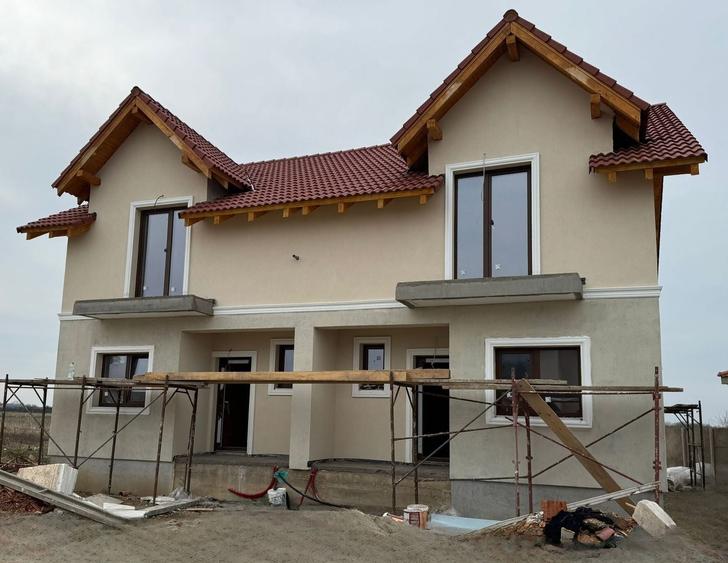 DUPLEX DE VÂNZARE Calea Medveș Comision 0% - 2