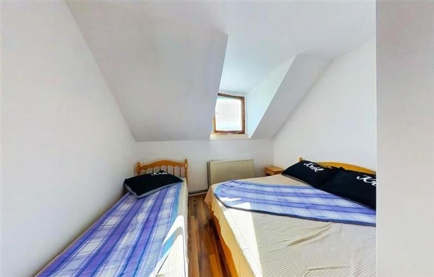 Tur 3D! Proprietate versatila:rezidential/ comercial/investitional,Bereni,Mures - 20