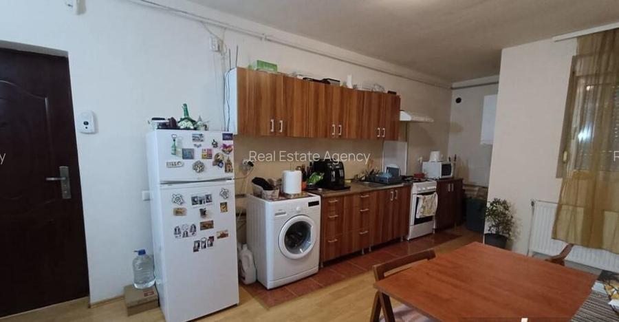 1 camera in zona Soarelui