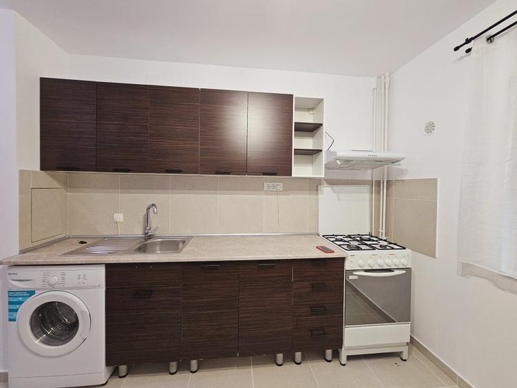 Timpuri Noi metrou | Mircea Voda | Camera de Comert | Bloc anvelopat | Renovata - 14