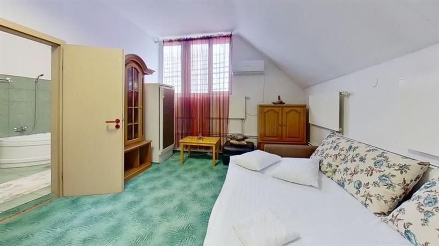 Tur LIVE! In aria Centrala a Brasovului, Hotel distinct - 27