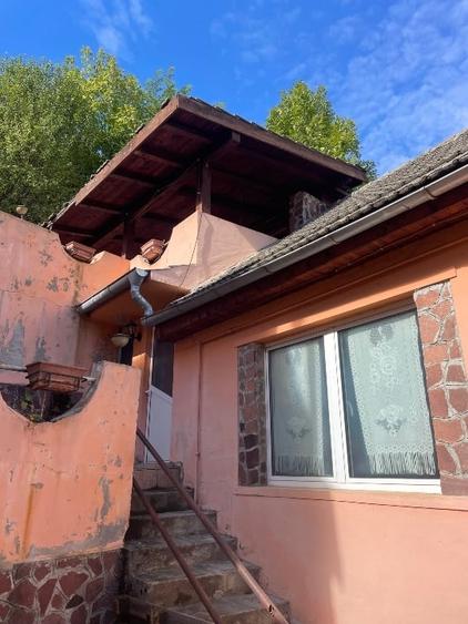 Casa de Vanzare - 3 camere, curte, 2 terase si gradina - 8