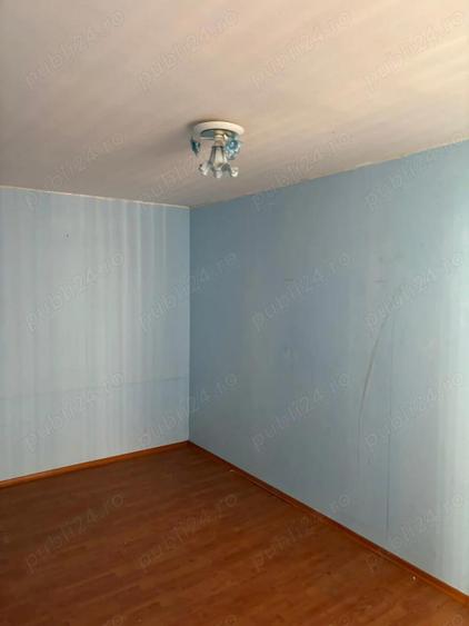 Apartament 3 camere, 60 mp, decomandat, etaj 3 Piatra Neam?, str. Nicolae Iorga - 7