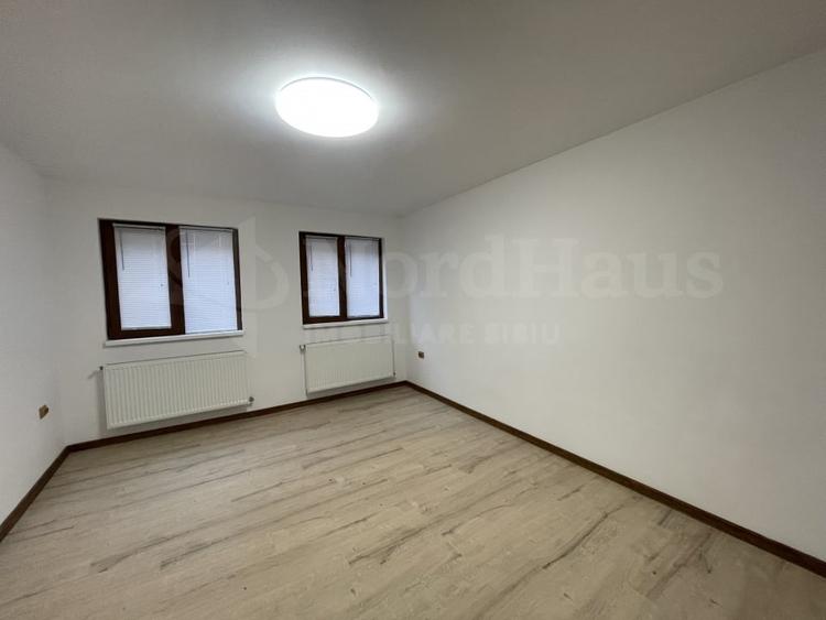 Apartament la casa pentru birouri/cabinet – renovat, disponibil imediat. - 1