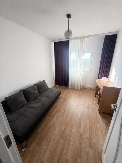 Inchiriez apartament 3 camere - 6