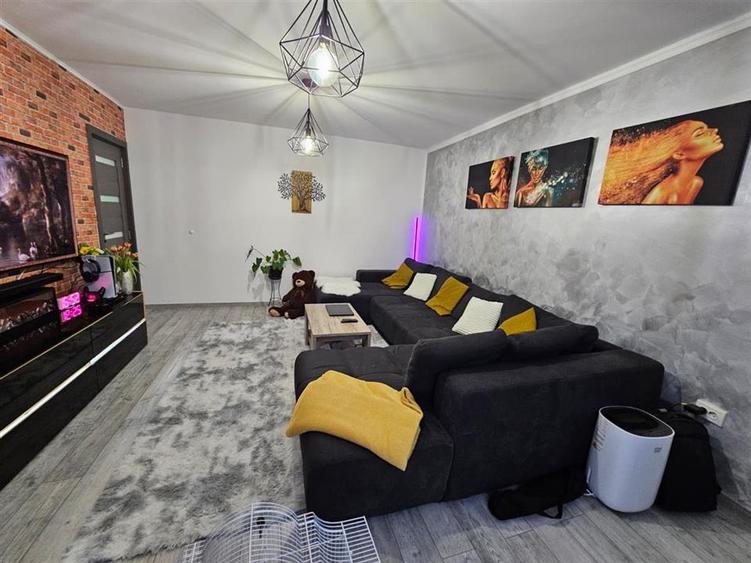 Apartament 2 camere decomandat curte si parcare Selimbar - 1