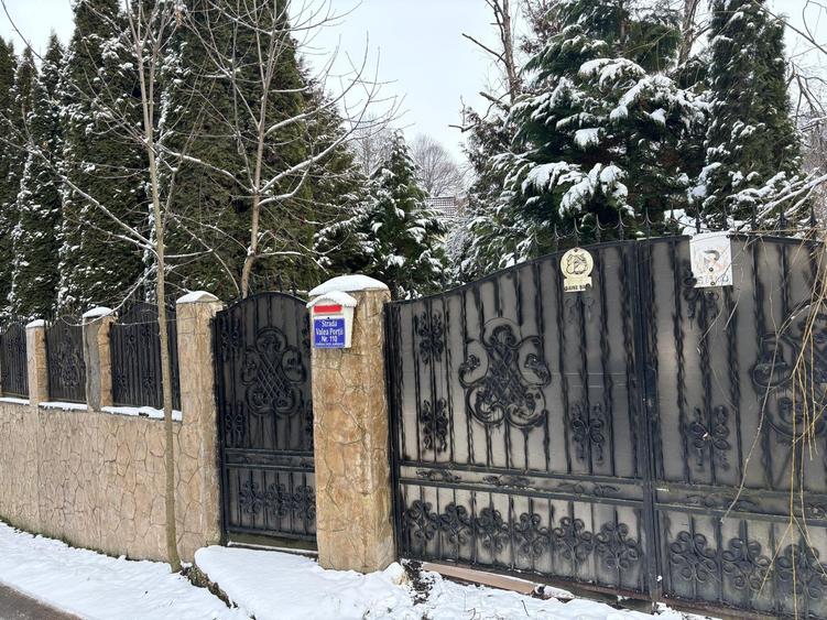 Pensiune/Afacere la Cheie P+E+M, Zona Valea Portii   Bran, priveliste panoramica - 4