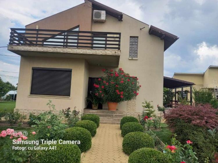 Vila individuala parter si etaj 2008 Priseaca, Targoviste - 2