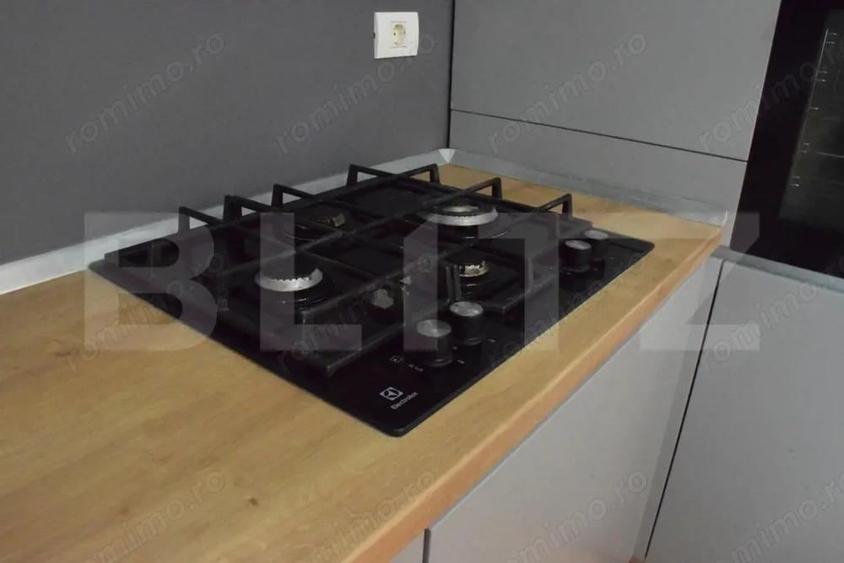 Apartament cu 5 camere, 3 bai, curte situat in vila, zona Tractorul - 13