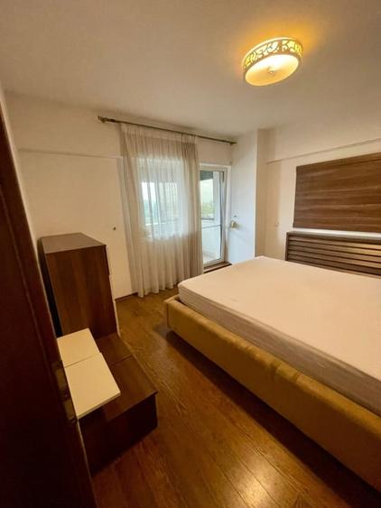 Apartament cu 3 camere- Podul de fier-Bloc Nou - 10