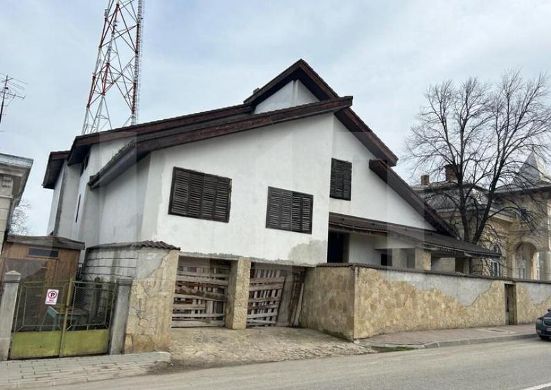 Casa spa?ioasa cu poten?ial imens in inima ora?ulu - 10