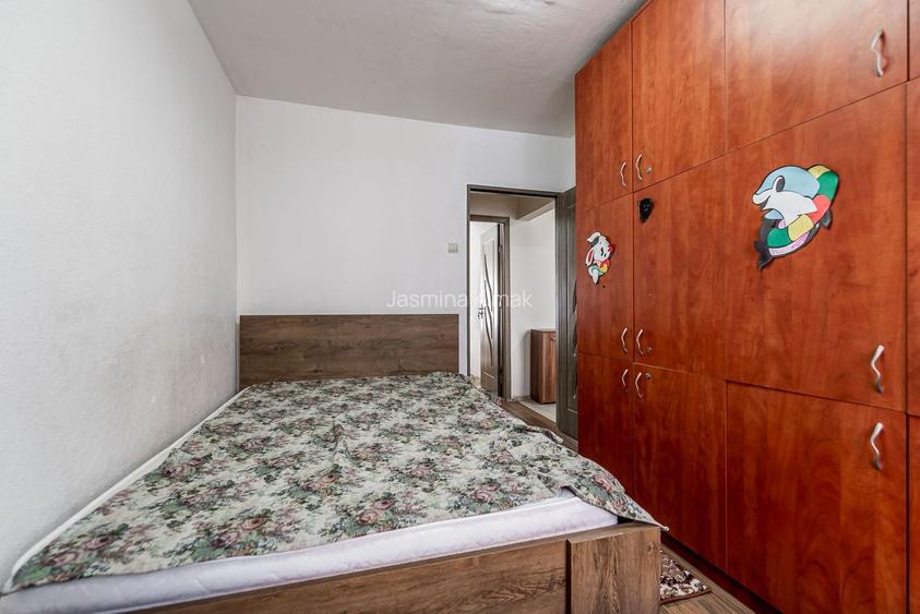 Apartament cu 3 camere, etaj 1 + loc de parcare pe Aleea Predeal