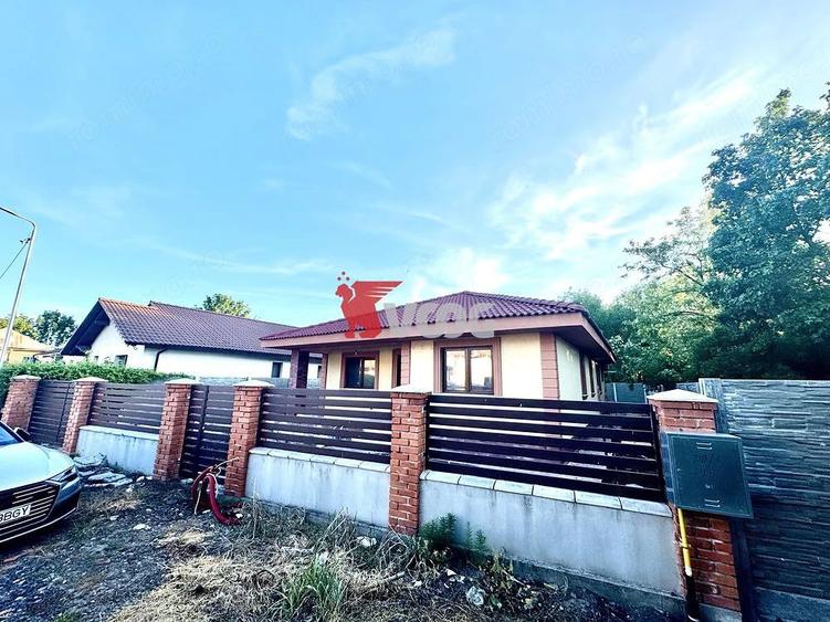 Casă cu Teren 500 Mp în Sânmihaiu Român