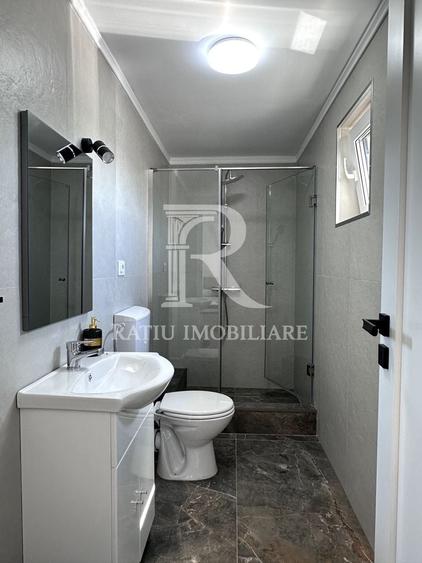 Casă individuală cu 6 camere cu Canalizare în Sânmartin