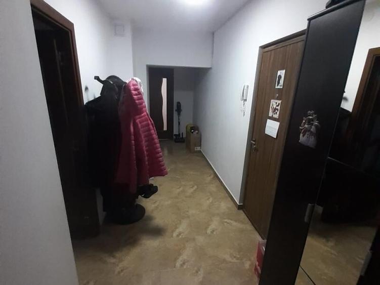 Apartament cu 2 camere, mobilat în Colentina