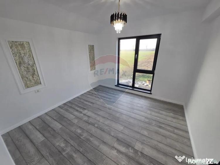 Casă cu 4 camere cu Teren 310 Mp în Vânători