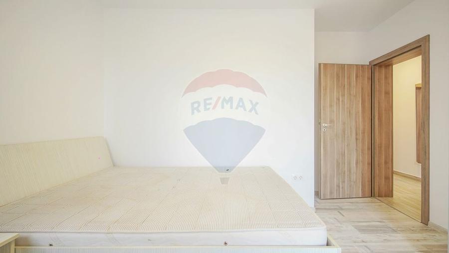 Apartament cu 3 camere decomandat în IAR