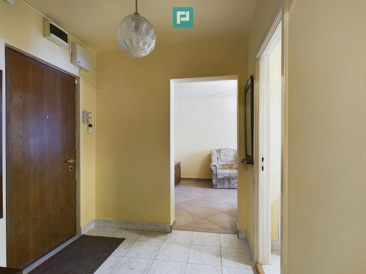 Apartament cu 3 camere decomandat în Central
