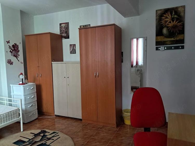 Garsonieră decomandată în Apărătorii Patriei