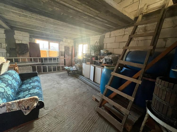Casă individuală cu 4 camere cu Canalizare în Valea Călugărească