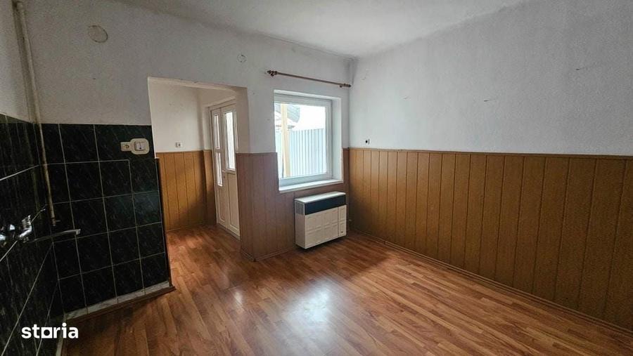 Casă cu 3 camere cu Teren 130 Mp în Central