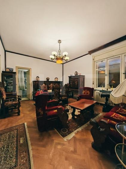 Apartament cu 7 camere circular, mobilat în Sinaia