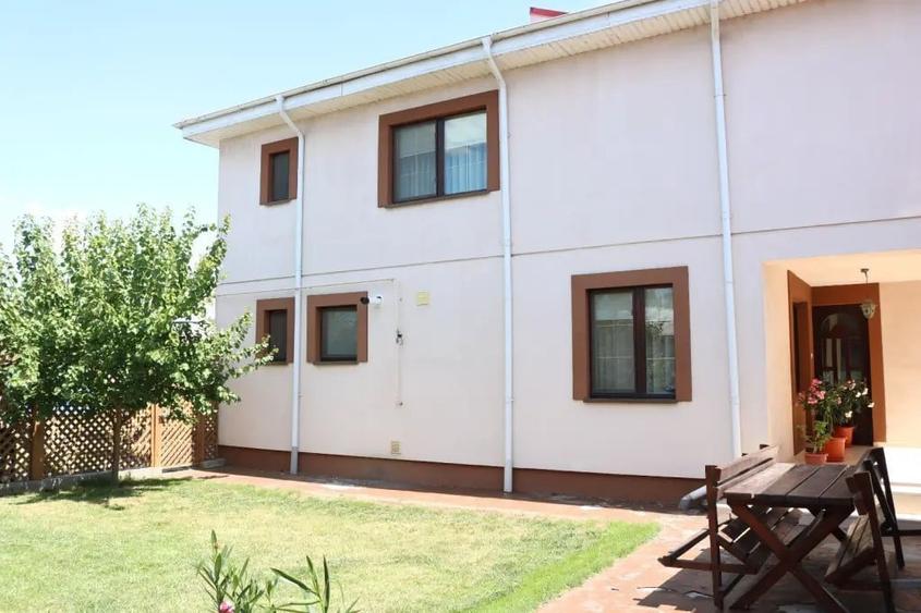 Casă cu 5 camere în Obor