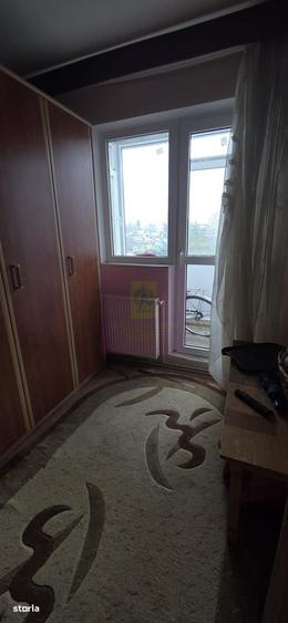 Apartament cu 3 camere semidecomandat în Central