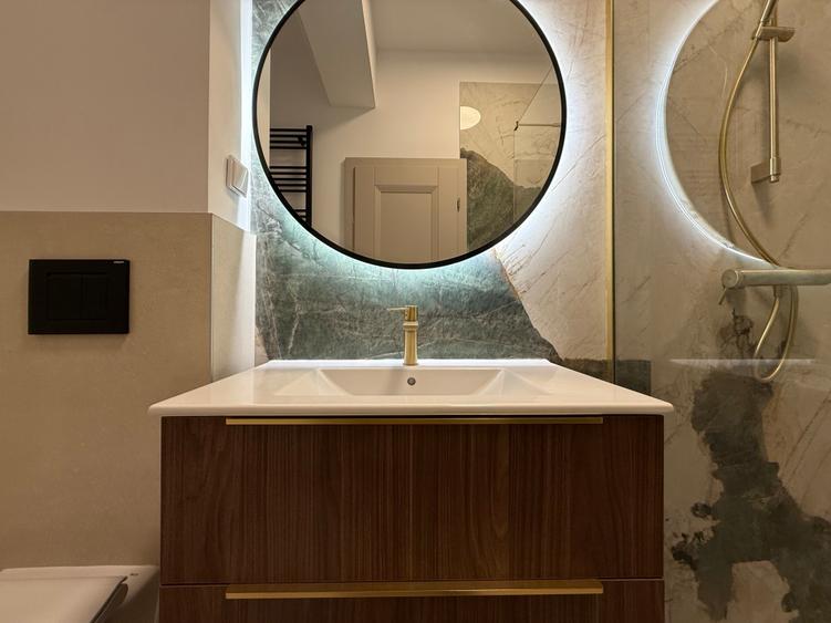 Apartament cu 3 camere decomandat în Străulești