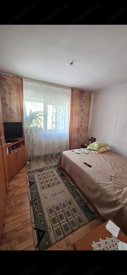 Apartament cu 2 camere decomandat în Craiovița Nouă
