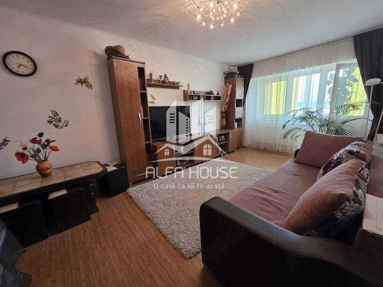 Vand Ap.3 camere Decomandat Zona Comisariat! - 2