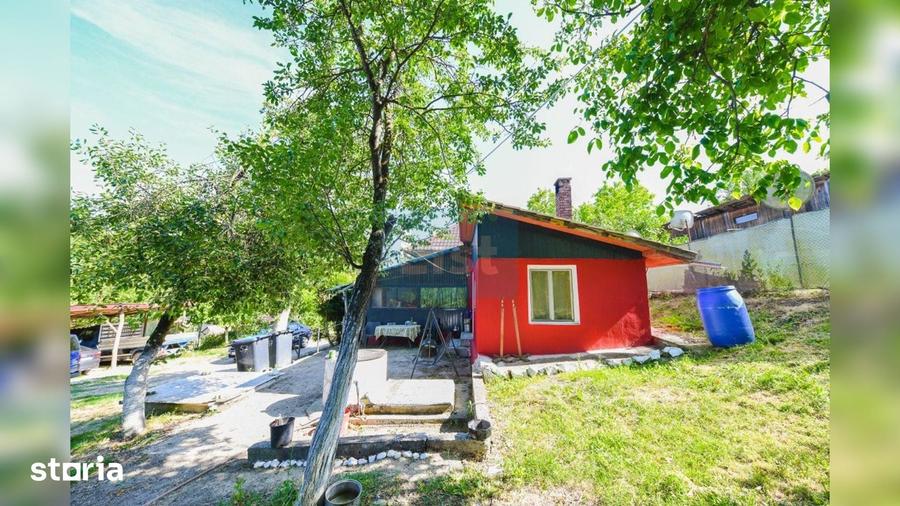 Casă cu 3 camere cu Teren 3245 Mp în Vultureni