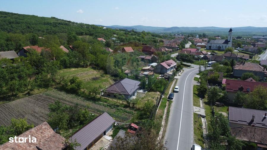 Casă cu 4 camere cu Teren 1109 Mp în Bonț