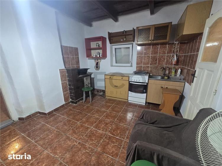 Casă cu 2 camere cu Teren 2685 Mp în Curtuișeni