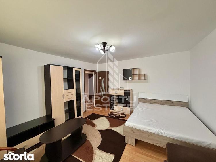 Apartament cu 3 camere, mobilat în Lipovei