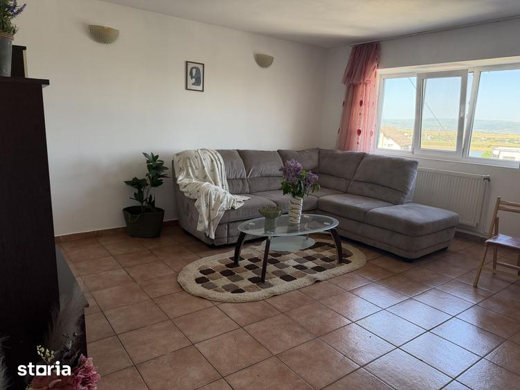 Apartament cu 3 camere decomandat în Banca Națională
