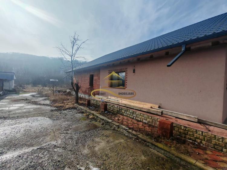 Casă individuală cu 2 camere cu Canalizare în Luncani