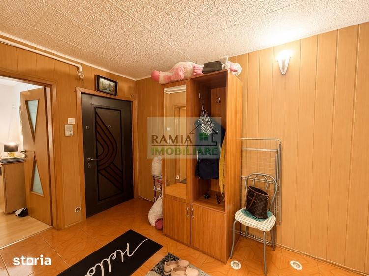 Apartament cu 2 camere decomandat în Noua