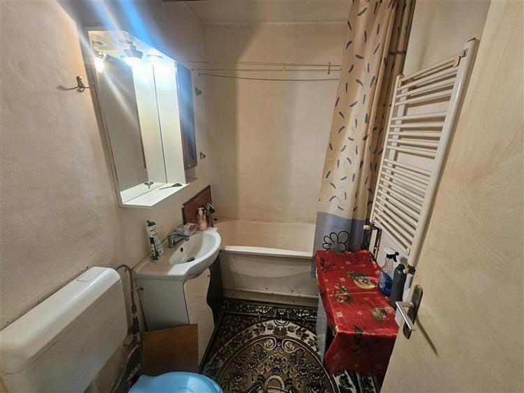 Apartament cu 2 camere semidecomandat în Micro I