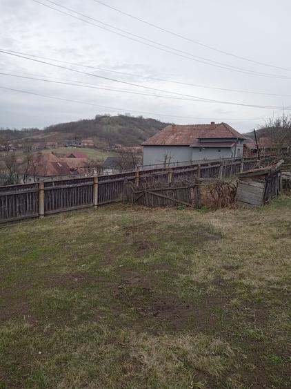Casă cu 3 camere în Sărmășel