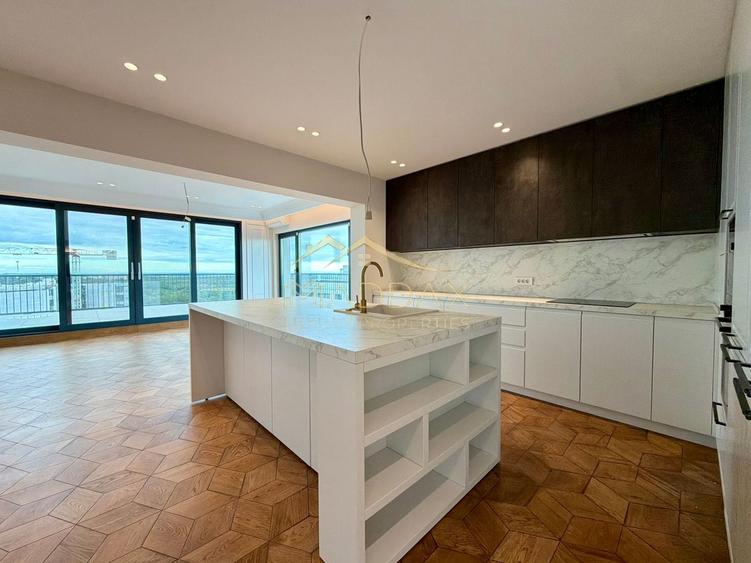 Apartament cu 4 camere decomandat în Străulești