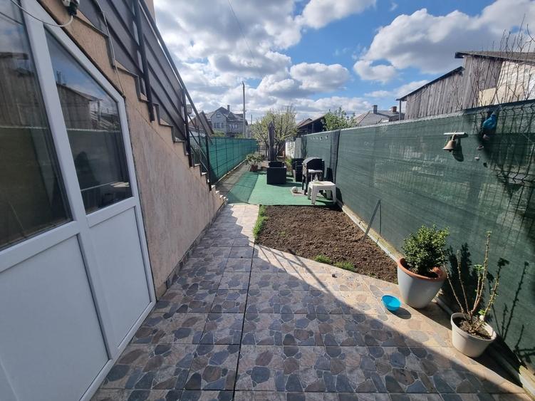 Casă cu 6 camere cu Canalizare în Tătărași
