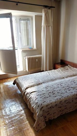 Apartament cu 3 camere decomandat, mobilat în Central