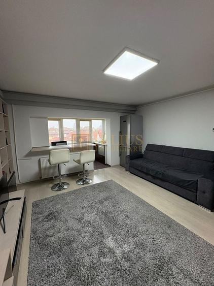 Apartament cu 3 camere decomandat în Lunei